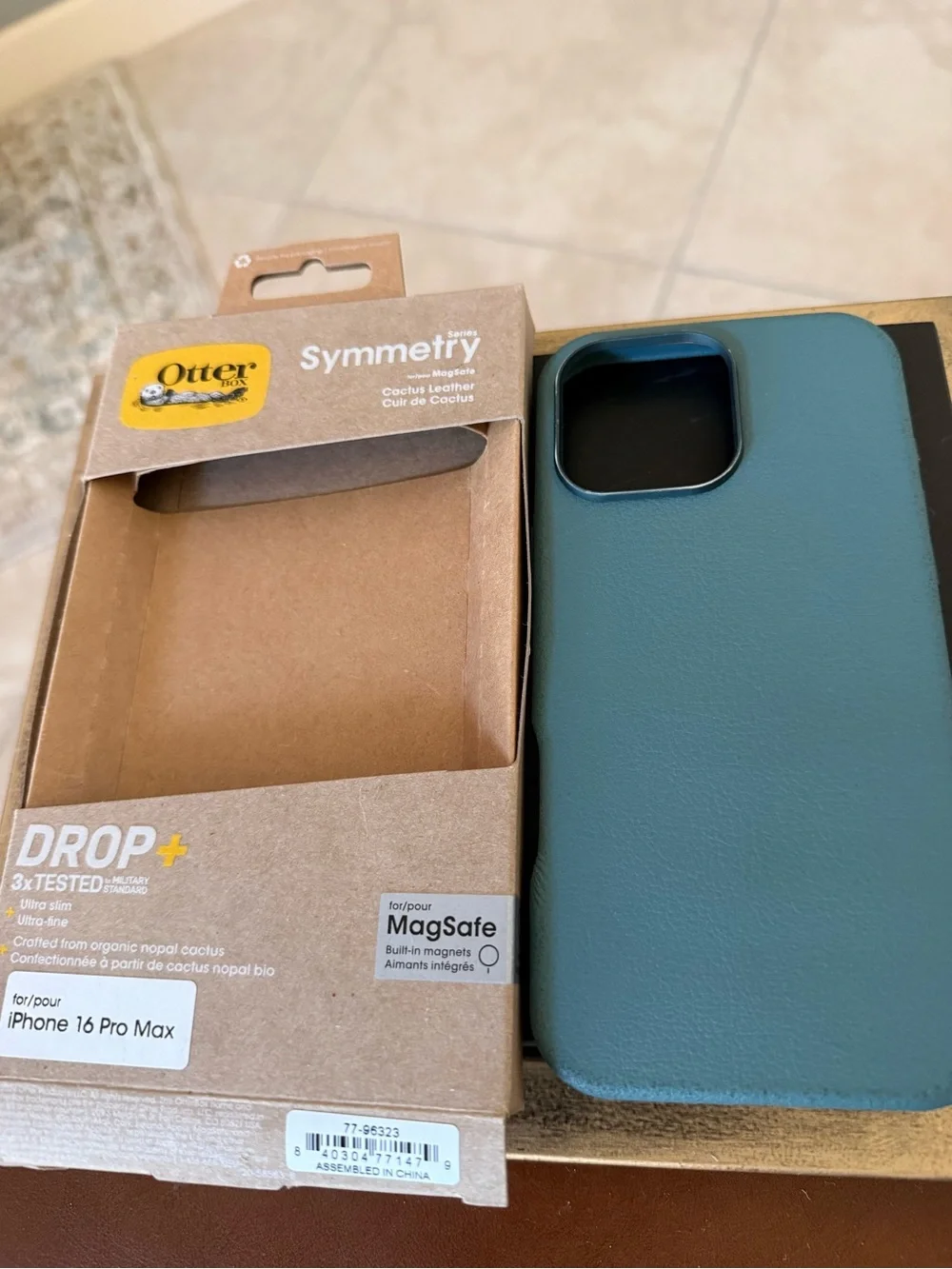 Symmetry Cactus Leather MagSafe Case by OtterBox - Teal Green